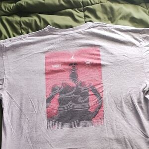 Jordan Graphic Tee in Gray and Red